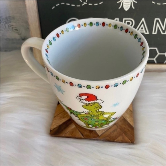 The Grinch Christmas Holiday Ceramic Home Decor Mug - Picture 3 of 7